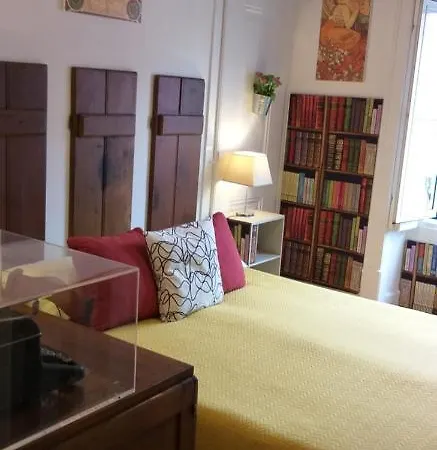 The Lisbon'S Light - Bed And Breakfast - Apartment Shared With The Hosts 民宿 *
