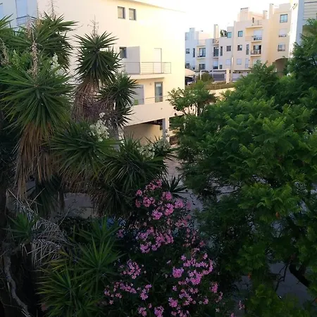 The Lisbon'S Light - Bed And Breakfast - Apartment Shared With The Hosts Alloggio in famiglia Lisbona